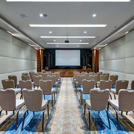 Radisson Blu Hotel, Ajman Exterior photo Meeting room