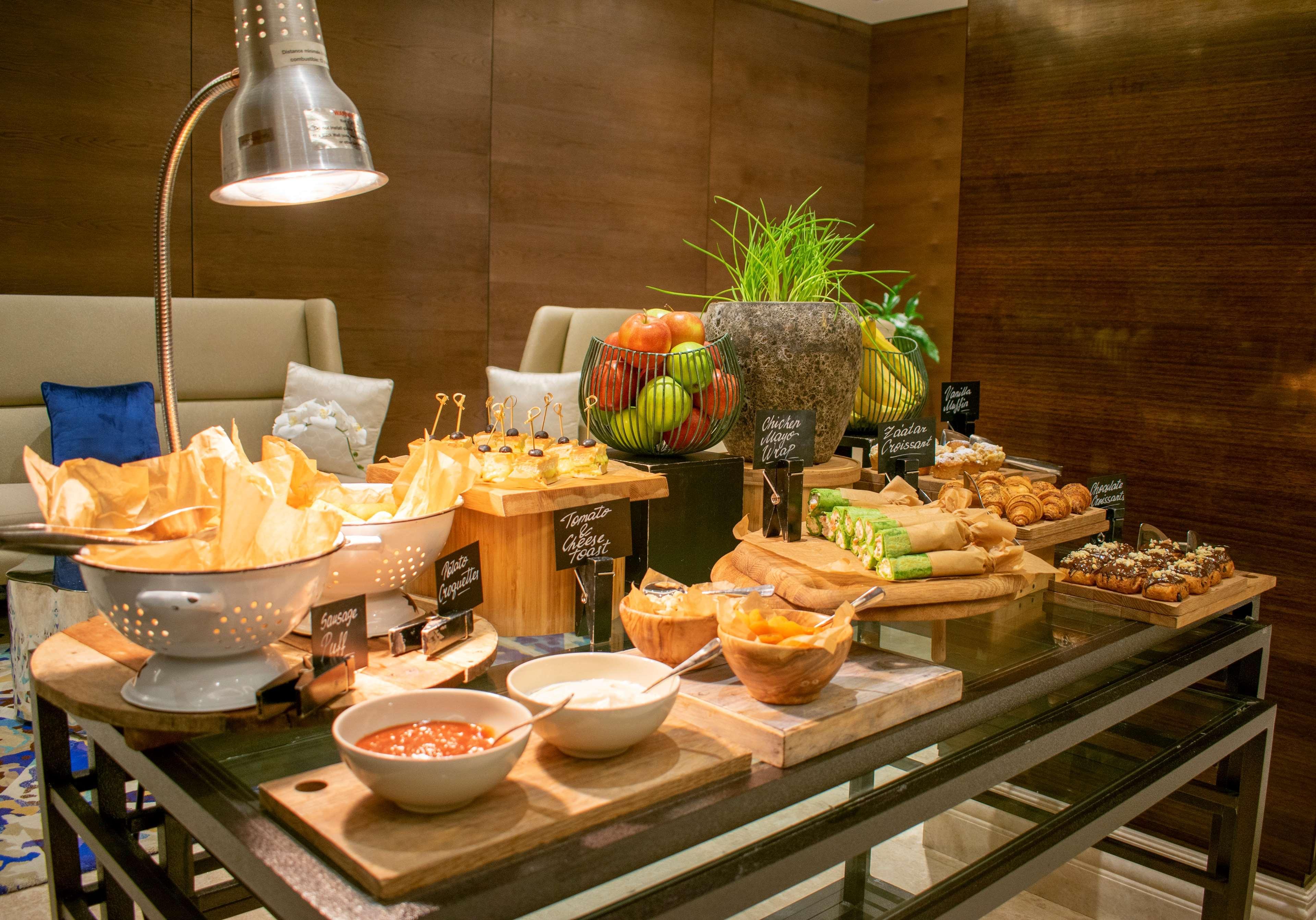 Radisson Blu Hotel, Ajman Exterior photo A buffet at a hotel