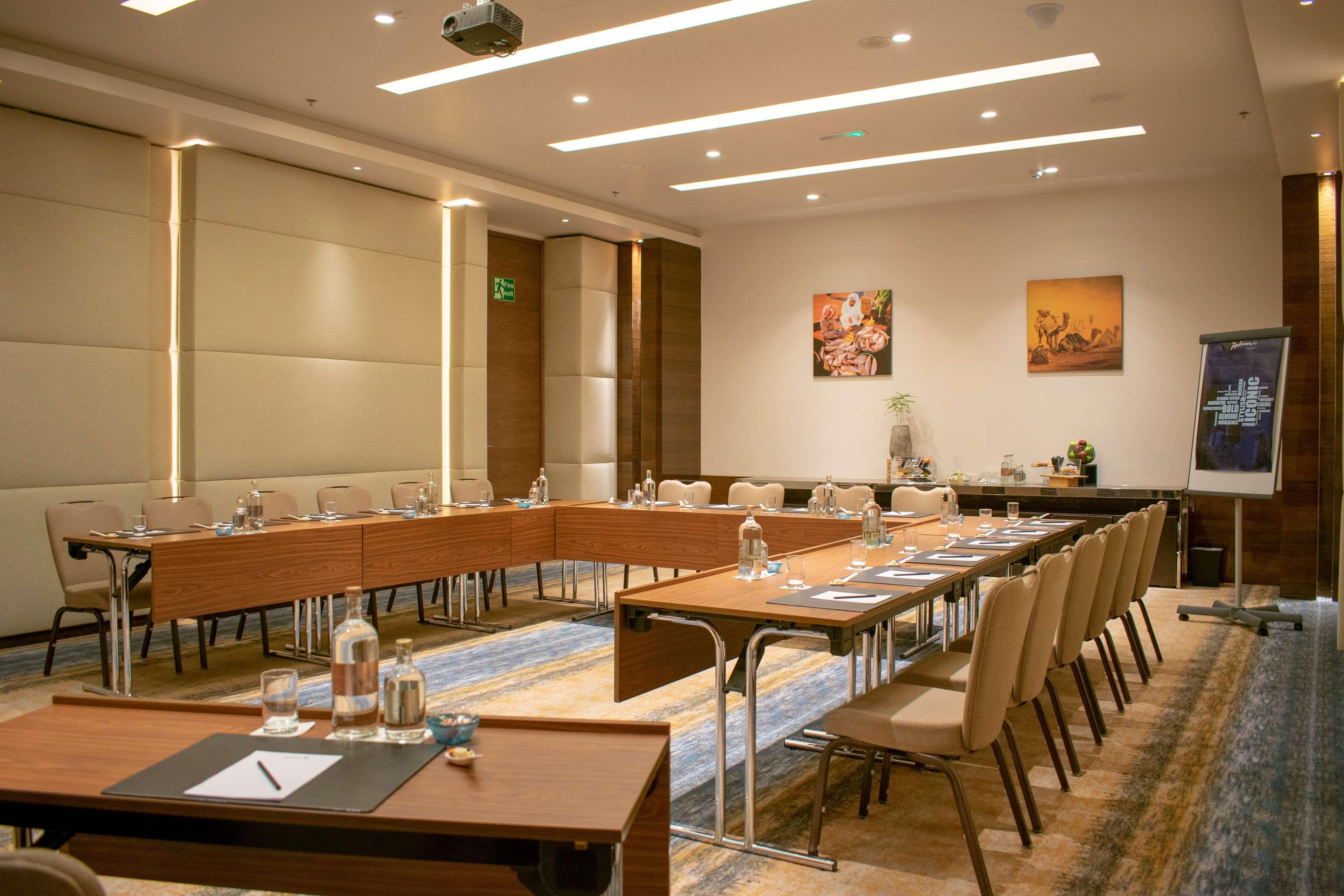 Radisson Blu Hotel, Ajman Exterior photo Meeting room