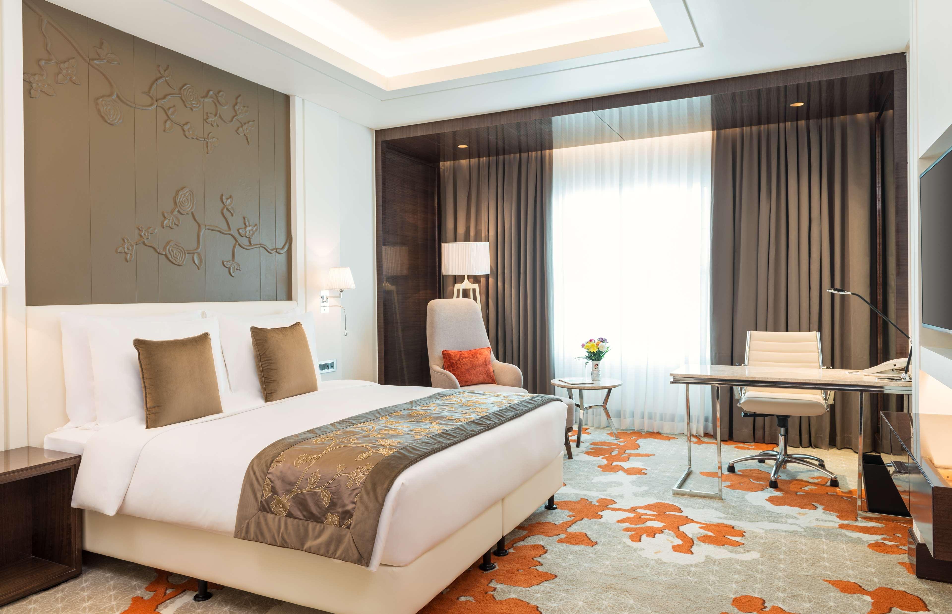 Radisson Blu Hotel, Ajman Exterior photo A room at the hotel