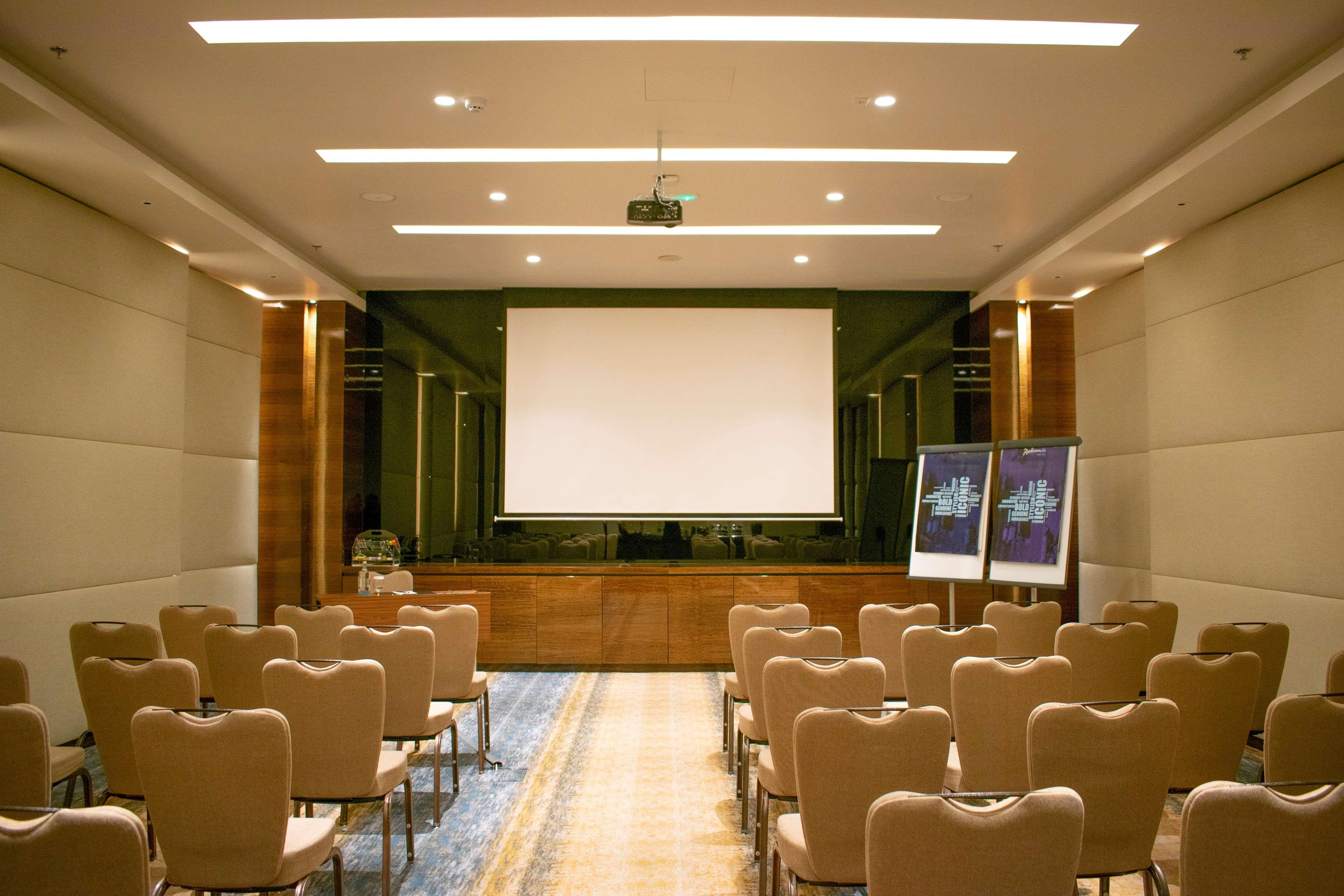 Radisson Blu Hotel, Ajman Exterior photo A typical meeting room