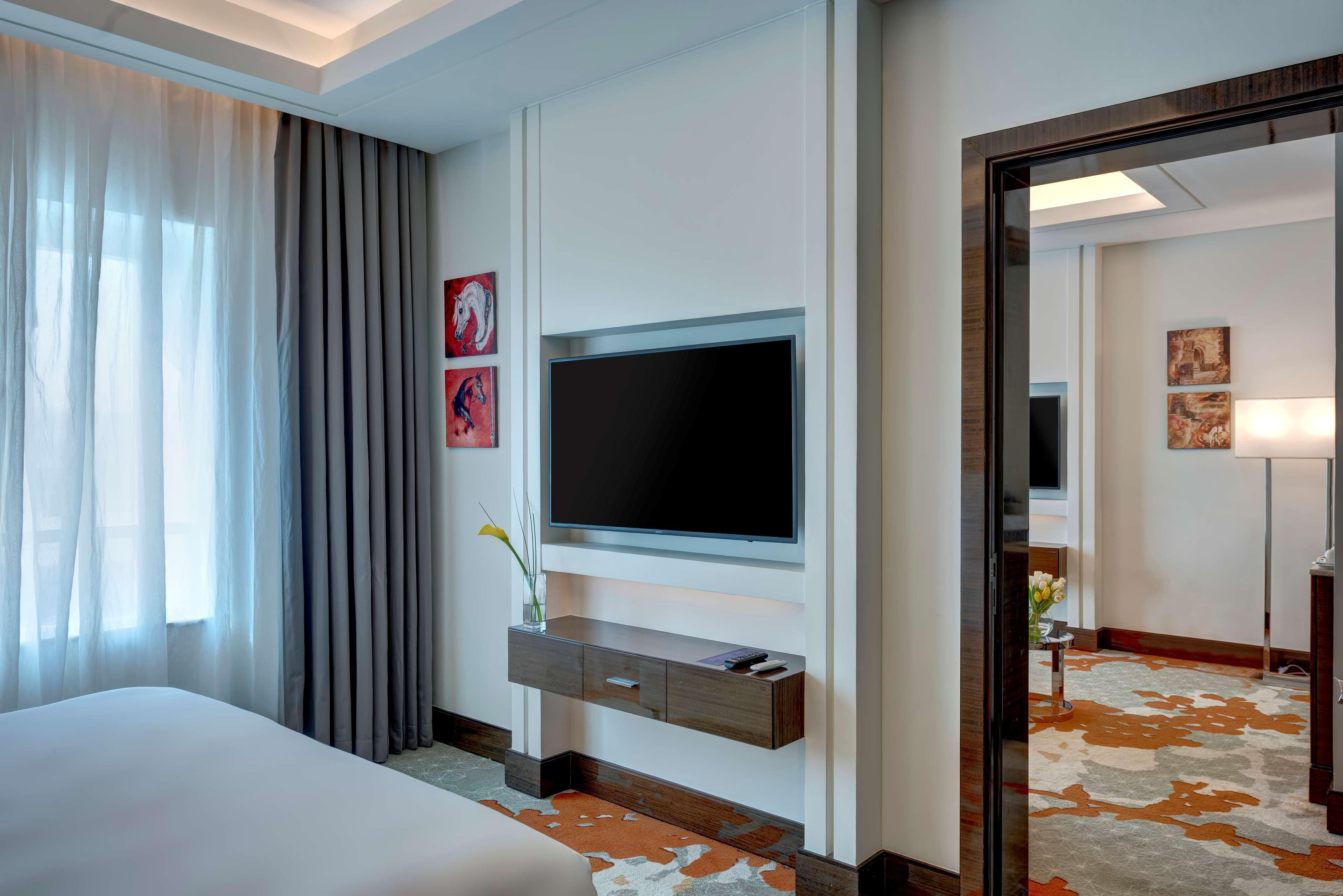 Radisson Blu Hotel, Ajman Exterior photo A bedroom at the hotel
