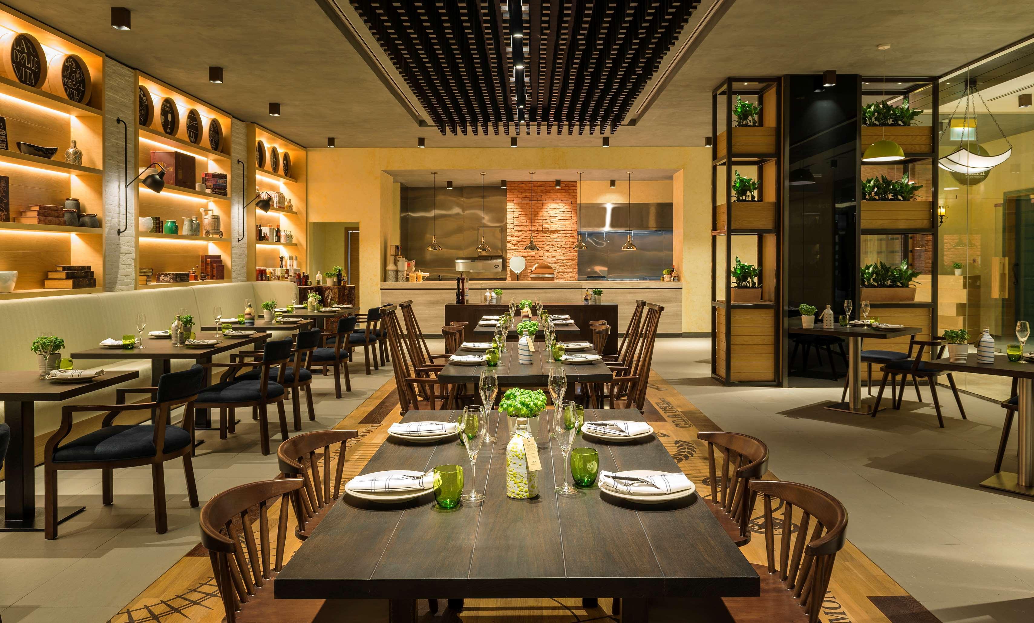 Radisson Blu Hotel, Ajman Exterior photo Interior of the restaurant