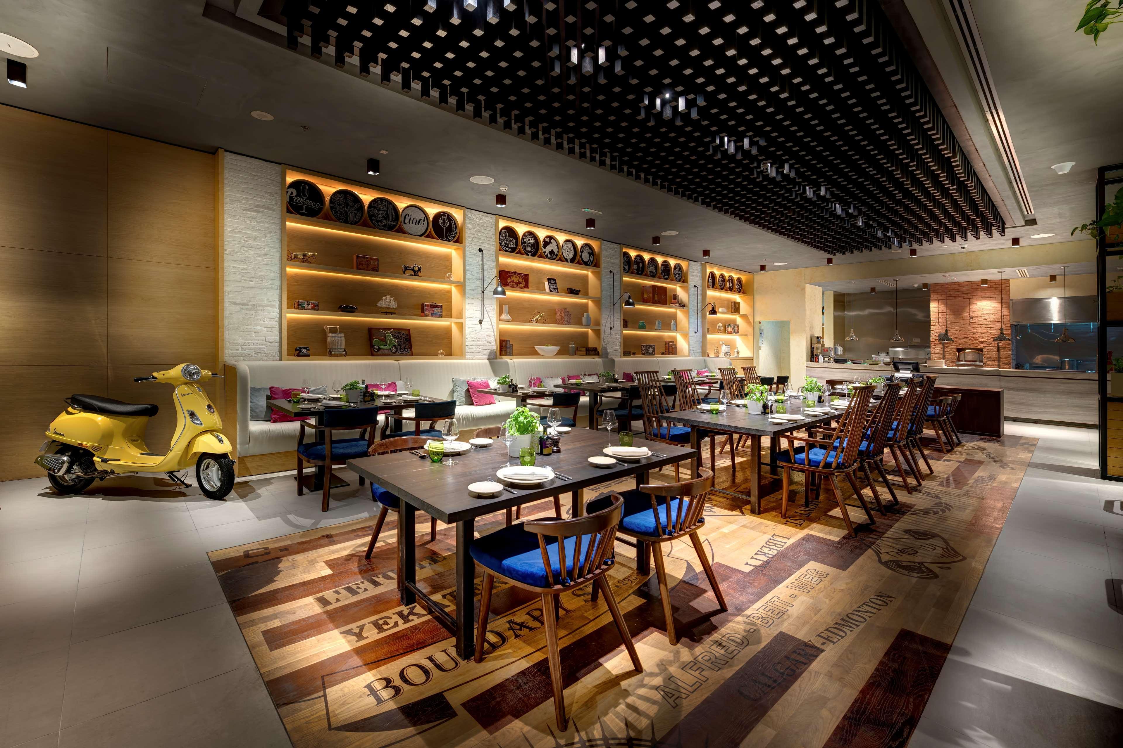 Radisson Blu Hotel, Ajman Exterior photo The interior of the restaurant