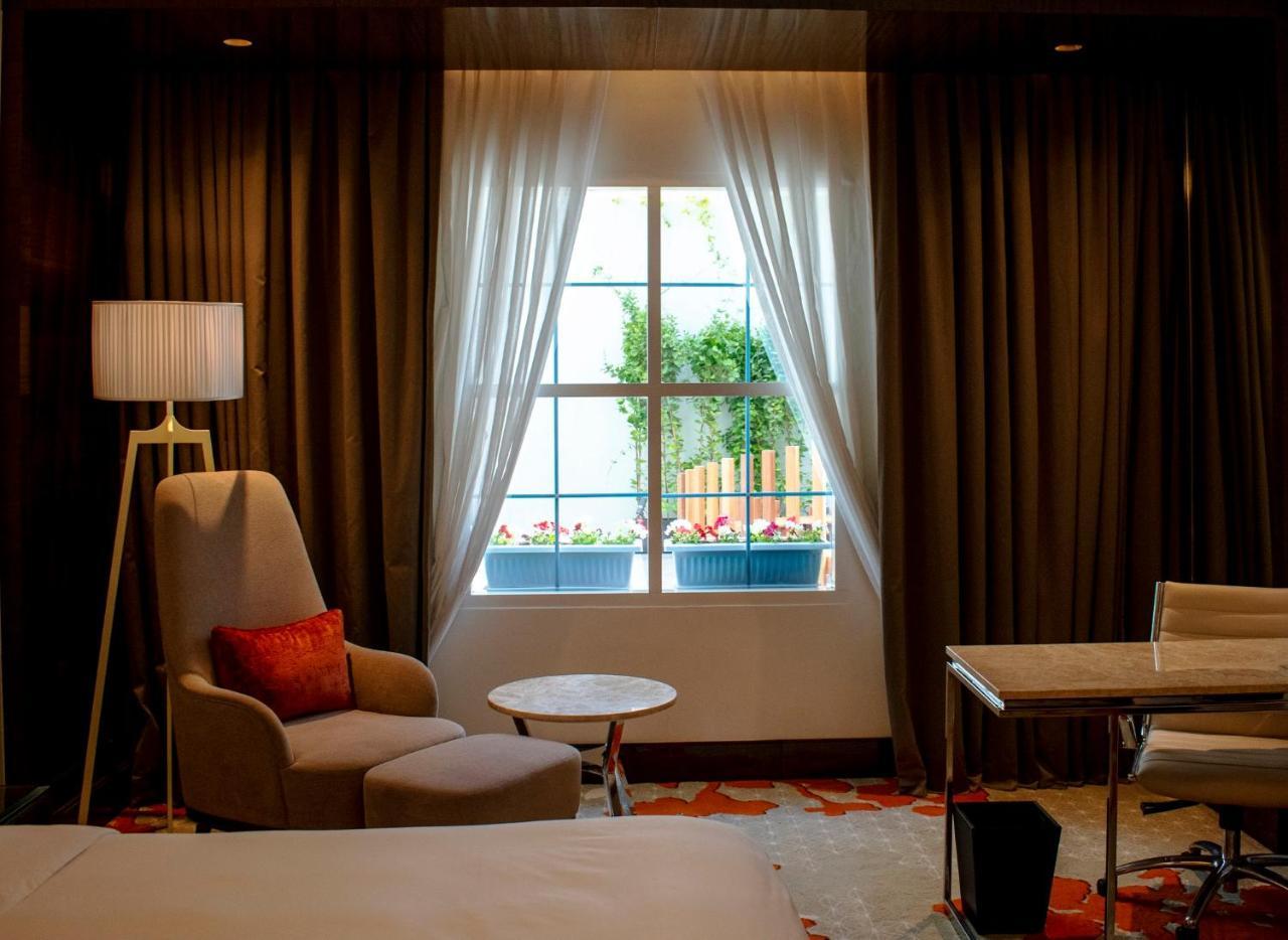 Radisson Blu Hotel, Ajman Exterior photo A room at the hotel
